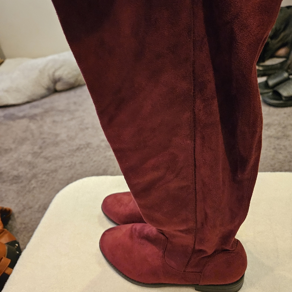 LUCKY TOP SUEDE KNEE HIGH BOOTS